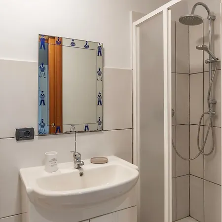 Mm Piramide * ローマ